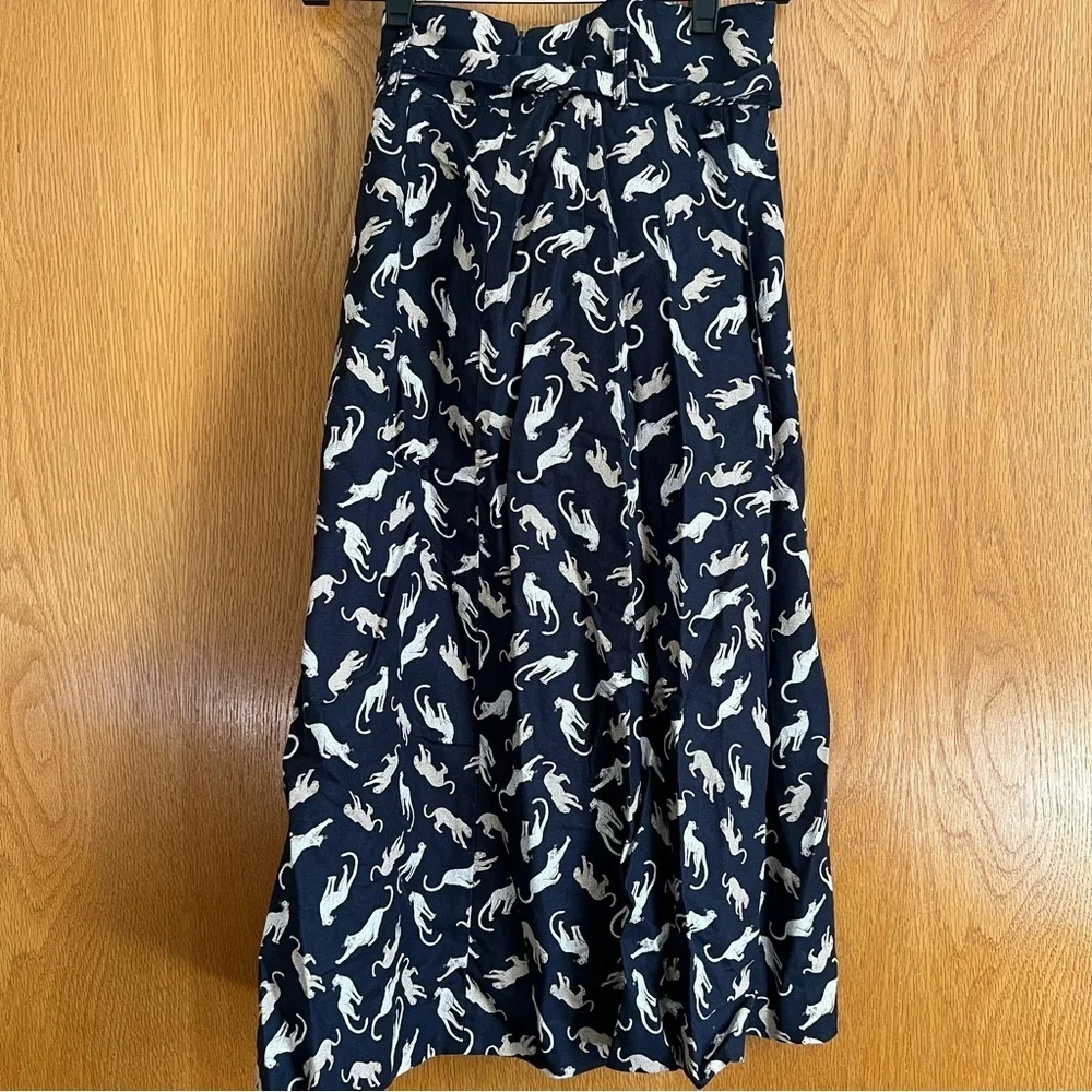 Ann Taylor blue midi with leopards skirt size 0